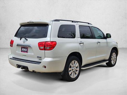 Used 2017 Toyota Sequoia Platinum AWD/4WD image 5