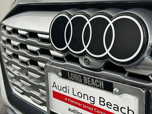 Used 2024 Audi Q8 e-tron Premium Plus w/ Premium Plus Package image 17