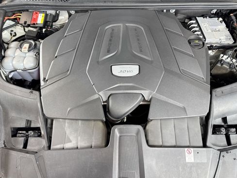 Used 2019 Porsche Cayenne image 6