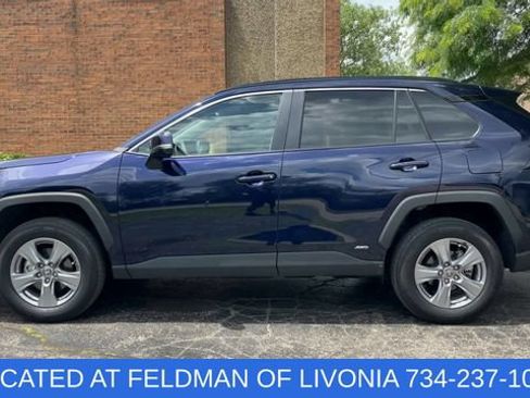 Used 2025 Toyota RAV4 XLE w/ Convenience Package AWD/4WD image 5