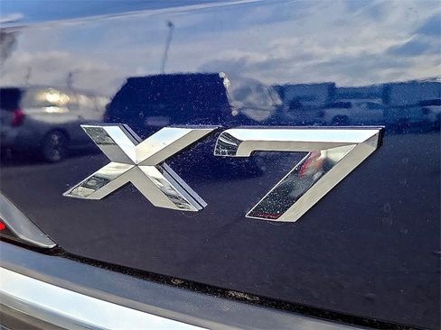 Used 2025 BMW X7 xDrive40i w/ Executive Package image 11