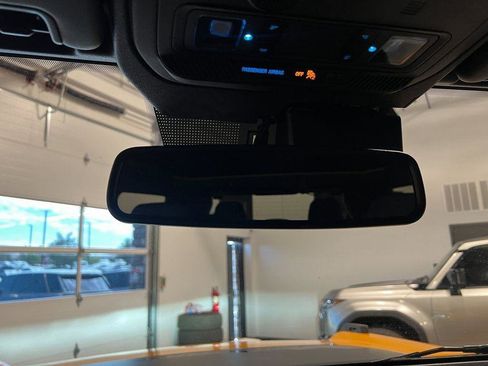 Used 2022 Ford Bronco Wildtrak image 24