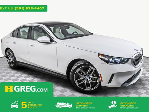 Used 2025 BMW i5 eDrive40i w/ Executive Package image 1
