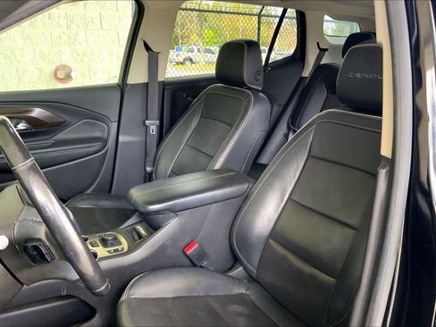 Used 2018 GMC Terrain Denali w/ Advanced Safety Package image 8