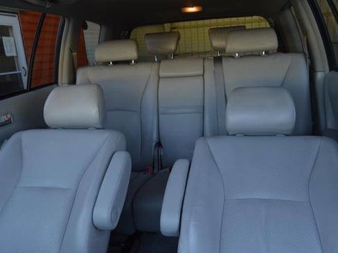 Used 2004 Toyota Highlander Limited AWD/4WD image 18