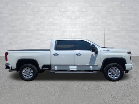 Used 2024 Chevrolet Silverado 3500 High Country w/ High Country Premium Package AWD/4WD image 3