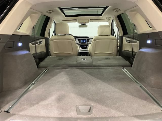 Used 2017 Cadillac XT5 Luxury w/ Driver Awareness Package FWD image 31