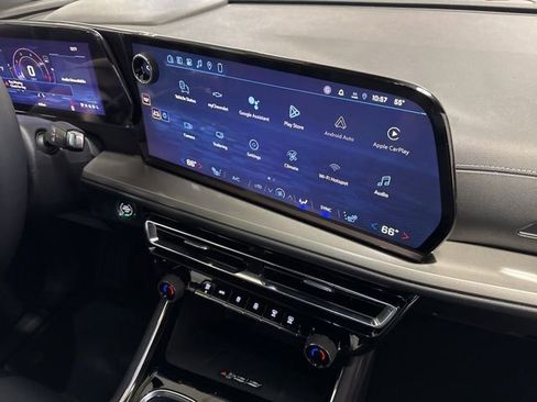 New 2026 Chevrolet Traverse LT FWD image 18