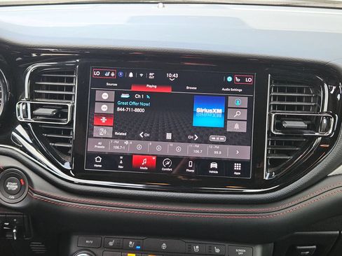 Used 2024 Dodge Durango GT AWD/4WD image 17