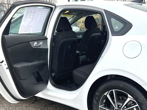 Used 2023 Kia Forte LXS image 27