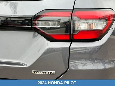 Certified 2024 Honda Pilot Touring image 32