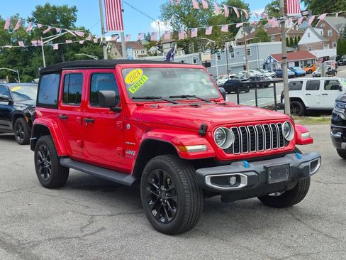 Used 2024 Jeep Wrangler Unlimited Sahara w/ Technology Group AWD/4WD image 4