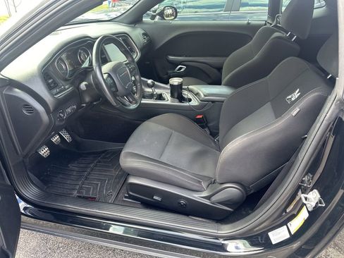 Used 2016 Dodge Challenger R/T Scat Pack RWD image 5