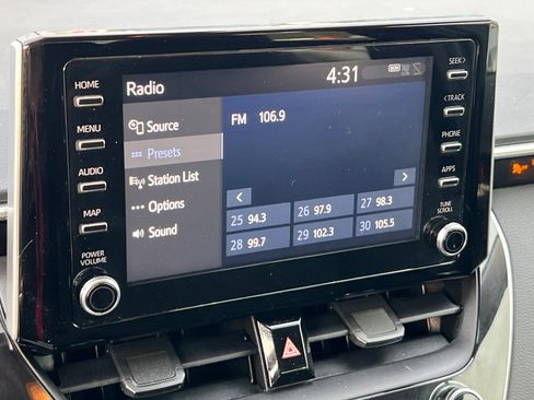 Used 2020 Toyota Corolla LE image 19