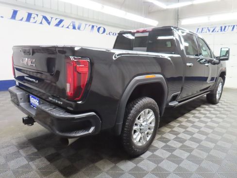 Used 2023 GMC Sierra 2500 Denali w/ Denali Black Diamond Edition AWD/4WD image 6