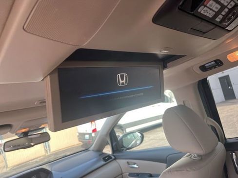 Used 2015 Honda Odyssey Touring image 12