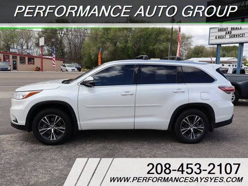 Used 2016 Toyota Highlander XLE image 4
