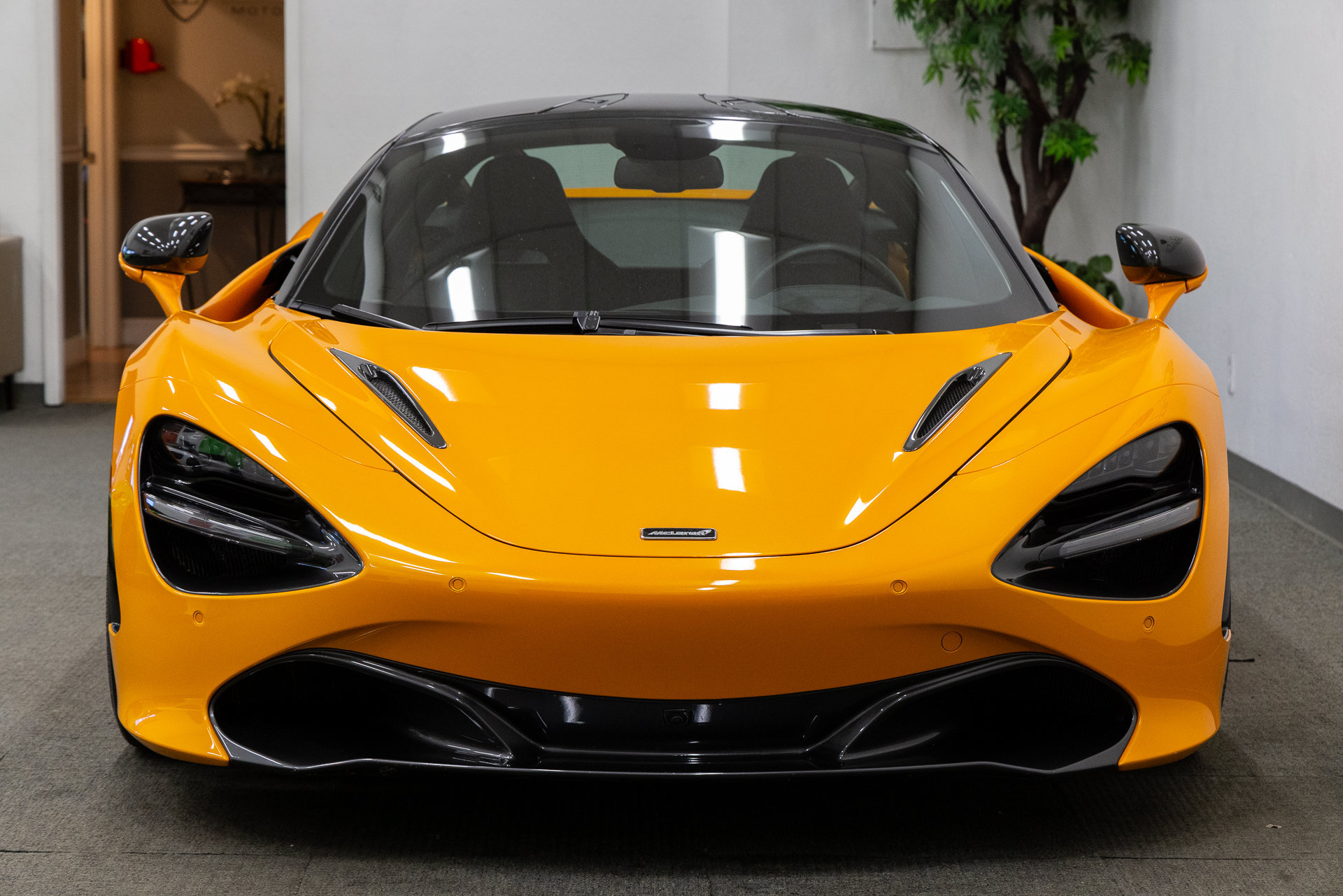 Used 2019 McLaren 720S Performance RWD image 11