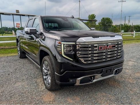 Used 2023 GMC Sierra 1500 Denali w/ Denali Reserve Package AWD/4WD image 3