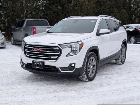 Used 2024 GMC Terrain SLT image 13