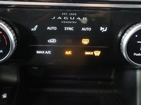 Used 2022 Jaguar E-PACE SE image 53