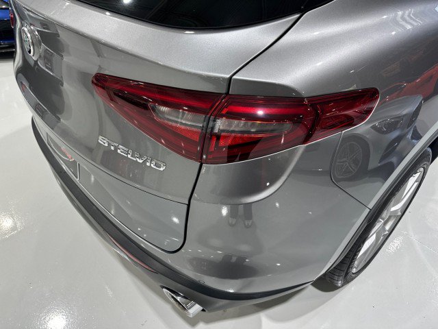 Used 2018 Alfa Romeo Stelvio Ti Sport AWD/4WD image 30
