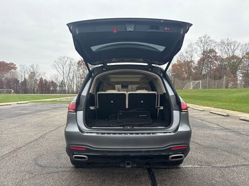 Used 2023 Mercedes-Benz GLS 580 4MATIC image 9