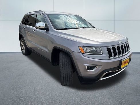 Used 2015 Jeep Grand Cherokee Limited w/ Trailer Tow Group IV AWD/4WD image 5