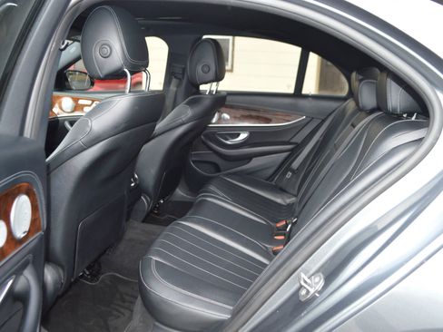 Used 2017 Mercedes-Benz E 300 4MATIC image 20