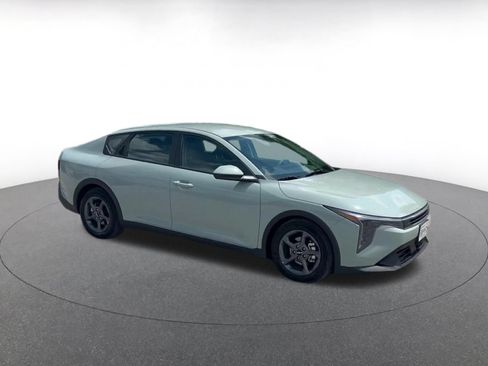 Used 2026 Kia K4 FWD image 2