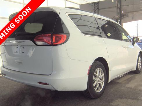 Used 2021 Chrysler Voyager Lxi image 3