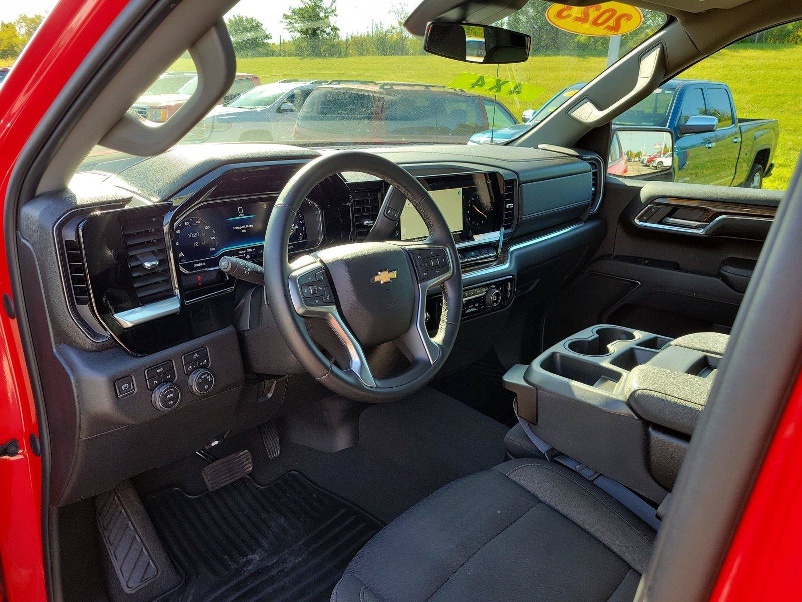Used 2023 Chevrolet Silverado 1500 LT AWD/4WD image 17