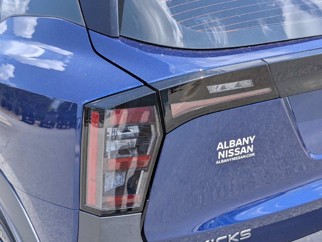Used 2025 Nissan Kicks S FWD image 12