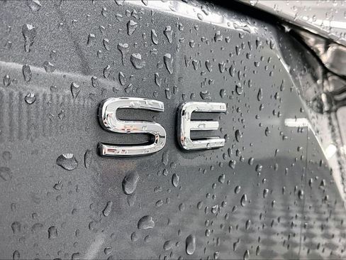 Used 2025 Volkswagen Atlas SE FWD image 8