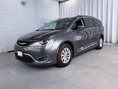 Used 2019 Chrysler Pacifica Touring-L w/ Advanced Safetytec Group