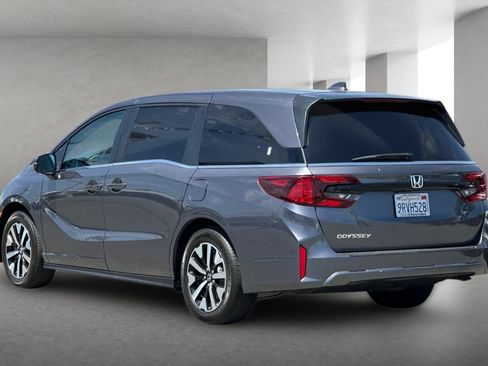 Used 2025 Honda Odyssey EX-L image 6
