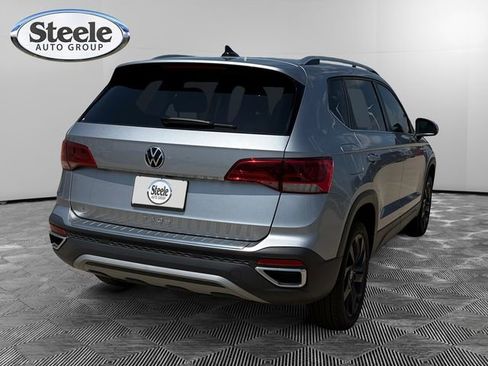 New 2024 Volkswagen Taos SE image 5