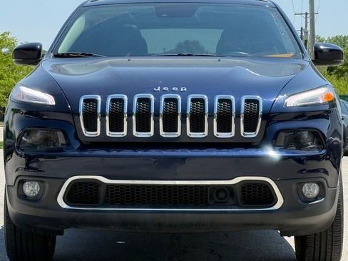 Used 2016 Jeep Cherokee Limited w/ Luxury Group AWD/4WD image 8