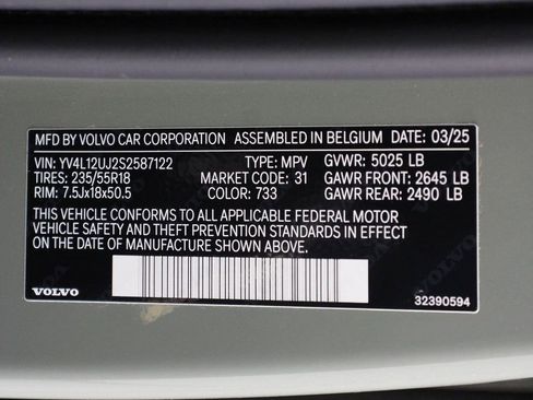 Certified 2025 Volvo XC40 B5 Core image 16