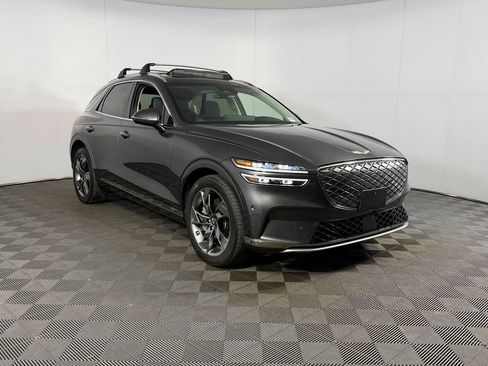 Used 2025 Genesis Electrified GV70 AWD/4WD image 4