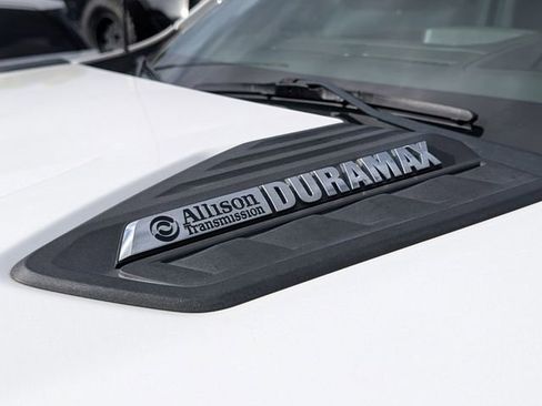 Used 2020 Chevrolet Silverado 2500 LTZ w/ LTZ Premium Package image 16