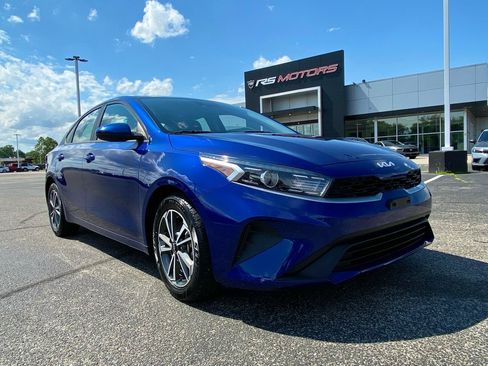 Used 2022 Kia Forte LXS FWD image 1
