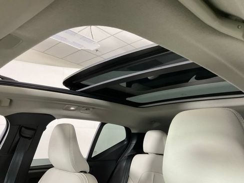 Certified 2025 Volvo XC40 B5 Ultra AWD/4WD image 26