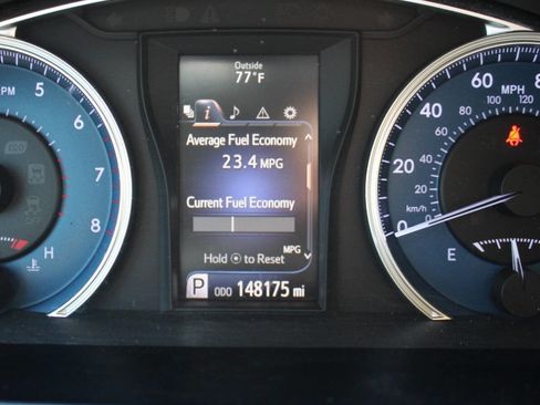 Used 2015 Toyota Camry XLE FWD image 7