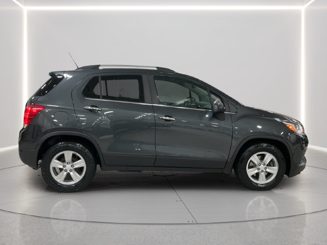 Used 2018 Chevrolet Trax LT w/ LT Convenience Package FWD image 7
