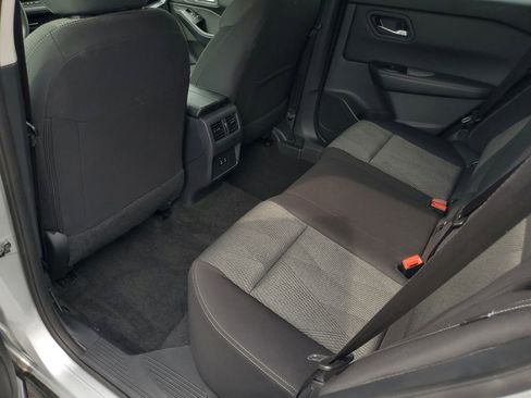 Used 2025 Nissan Rogue SV FWD image 24