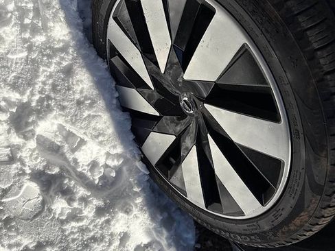 Certified 2024 Volvo XC90 T8 Plus image 15