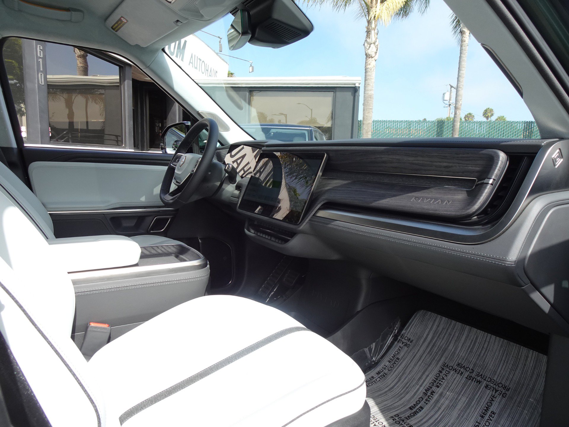 Used 2024 Rivian R1S Adventure Quad AWD/4WD image 22