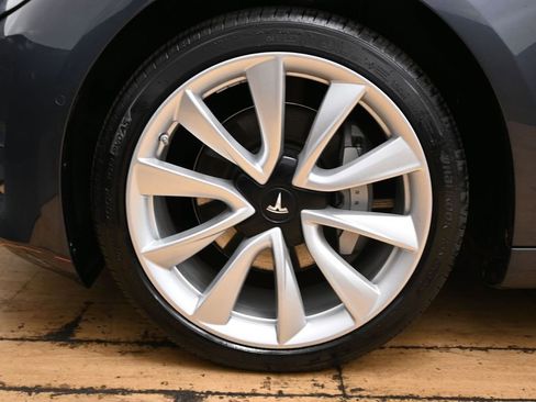 Used 2018 Tesla Model 3 Long Range image 12