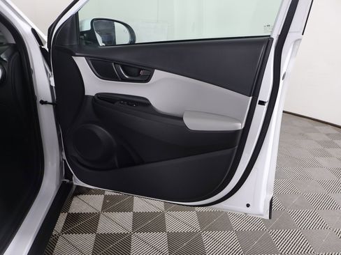 Used 2023 Hyundai Kona SEL image 22